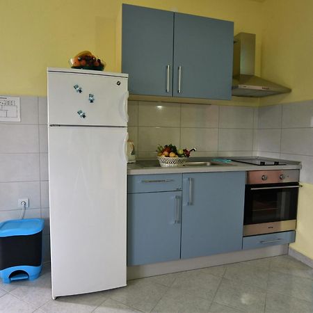 Apartmani Natasa Nino Jezera, Murter Ruang foto