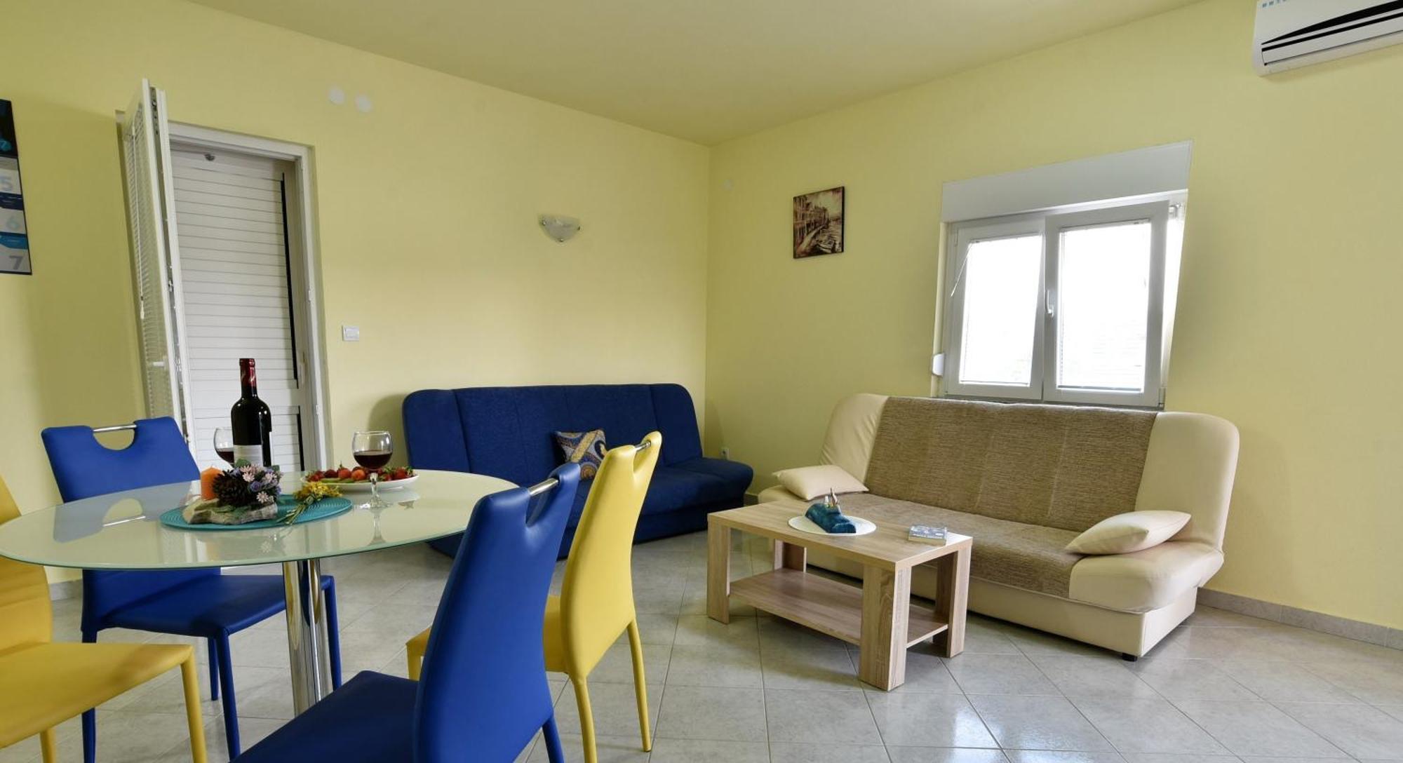 Apartmani Natasa Nino Jezera, Murter Ruang foto