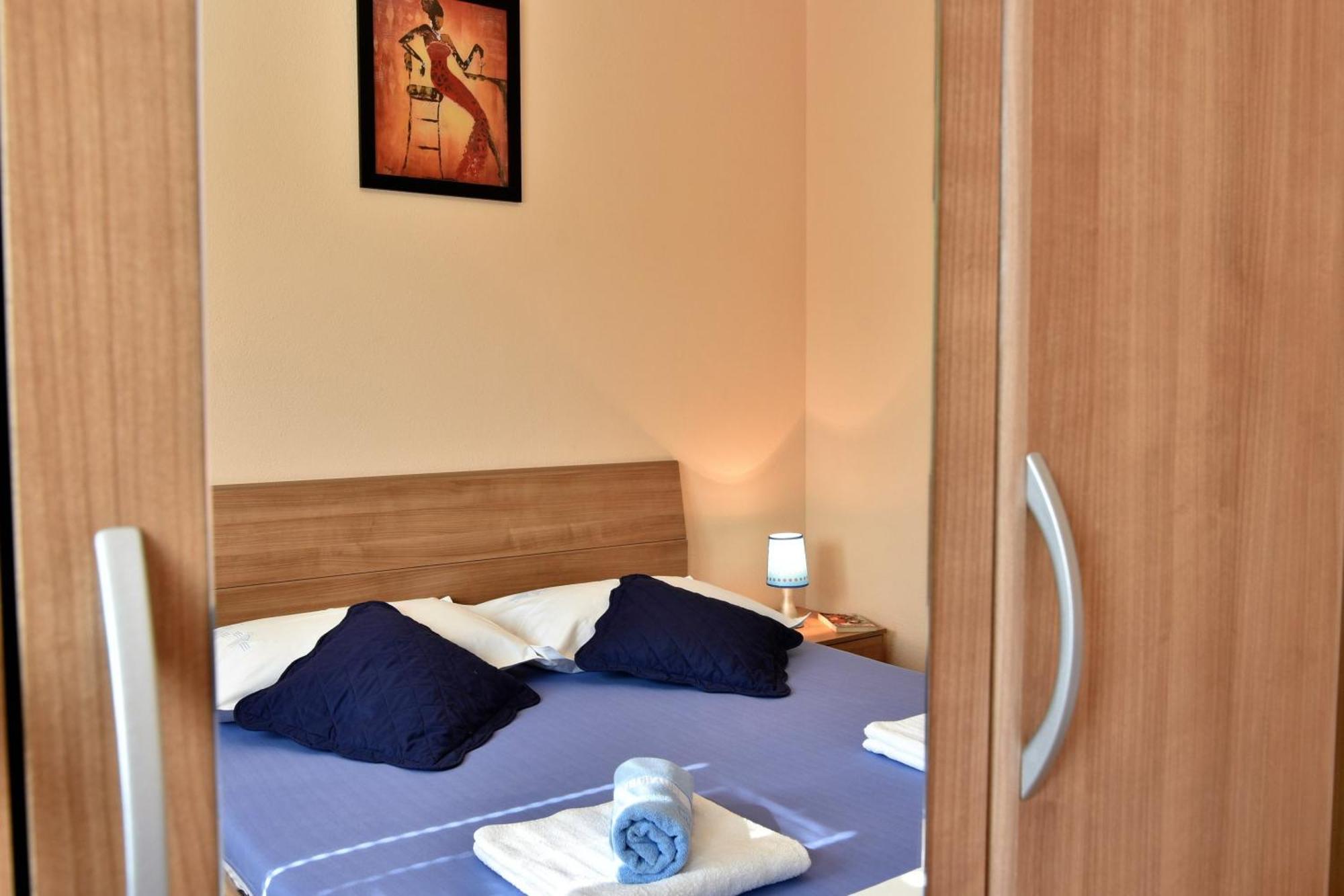 Apartmani Natasa Nino Jezera, Murter Ruang foto