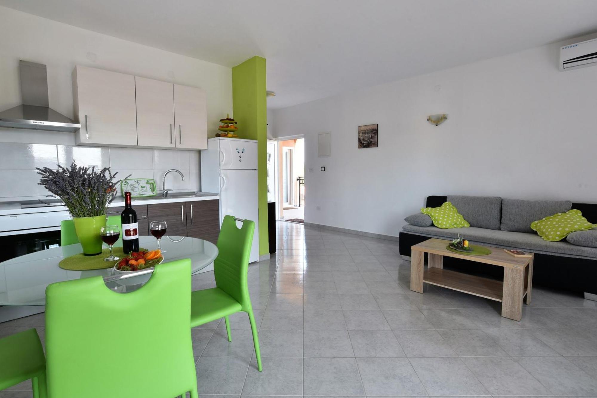 Apartmani Natasa Nino Jezera, Murter Ruang foto