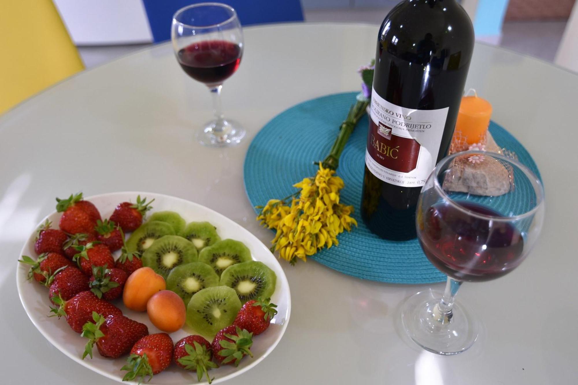 Apartmani Natasa Nino Jezera, Murter Ruang foto