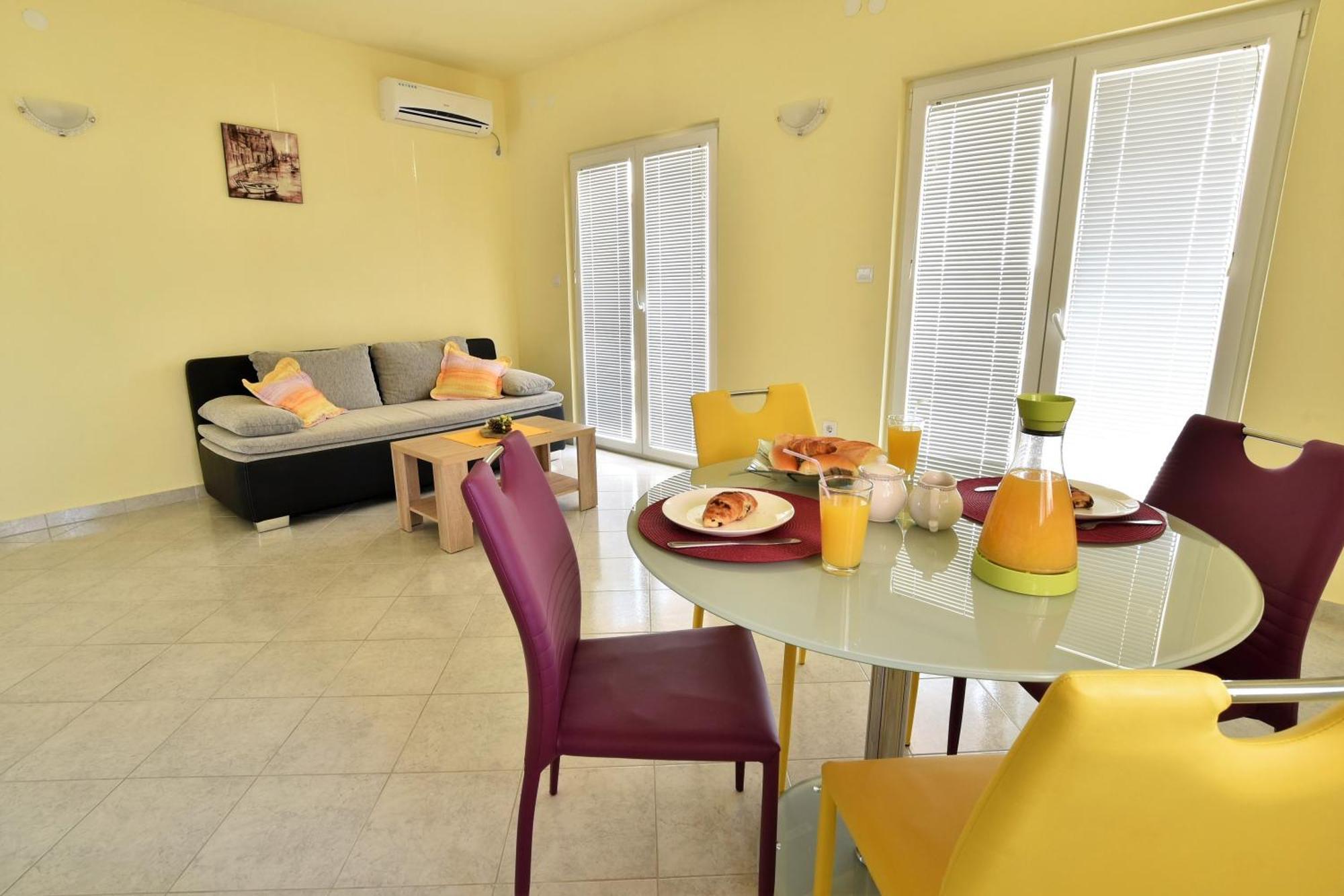 Apartmani Natasa Nino Jezera, Murter Ruang foto