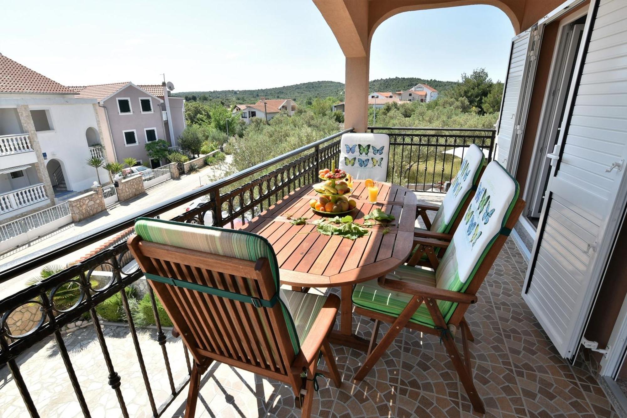 Apartmani Natasa Nino Jezera, Murter Ruang foto