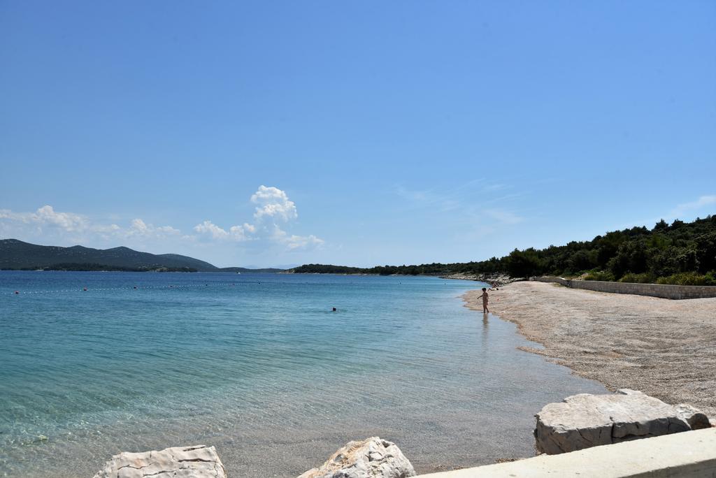 Apartmani Natasa Nino Jezera, Murter Bagian luar foto