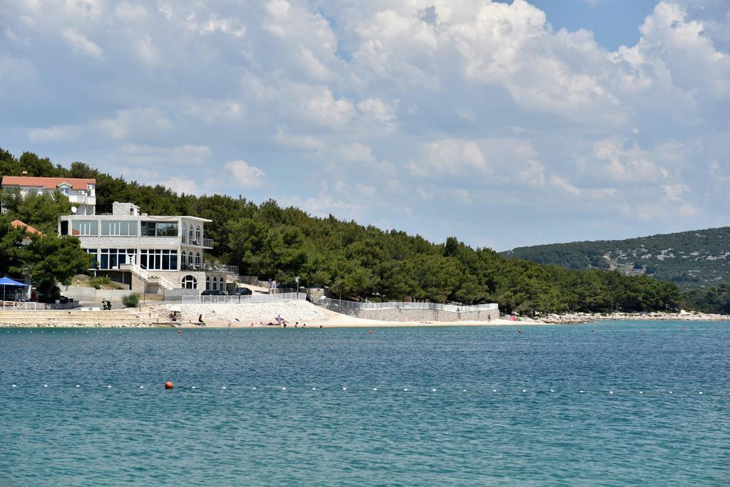 Apartmani Natasa Nino Jezera, Murter Bagian luar foto
