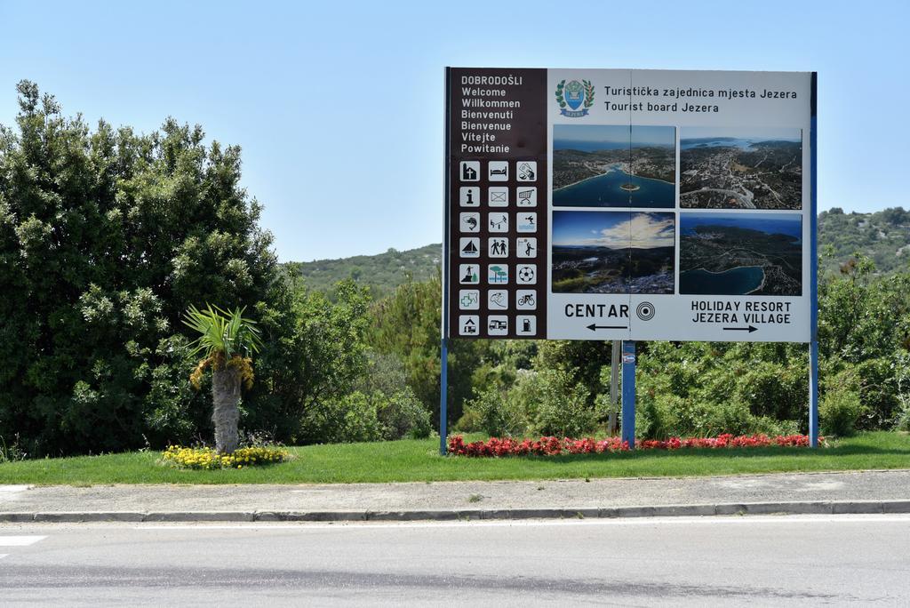 Apartmani Natasa Nino Jezera, Murter Bagian luar foto